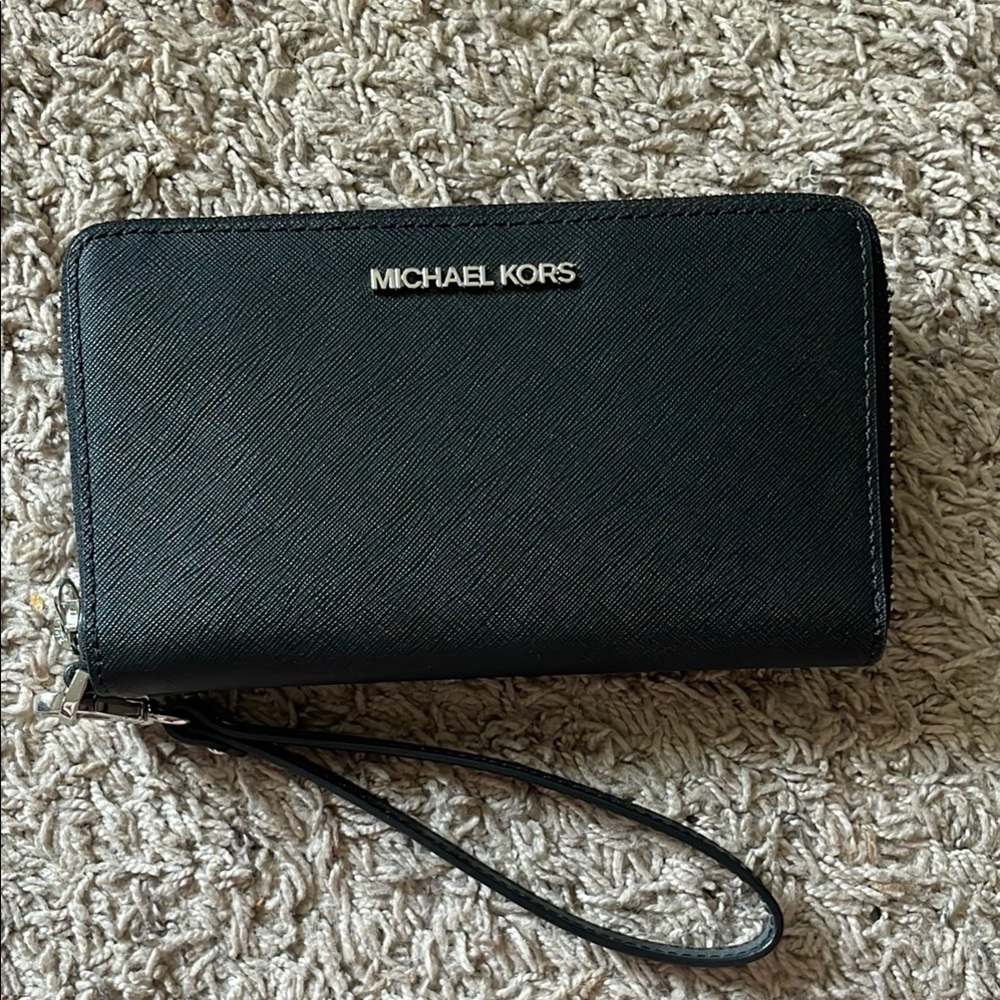 Michael Kors Travel Black Wristlet